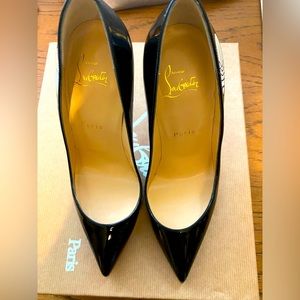 Brand new so Kate patent leather  Christian louboutin pump with dust bag .